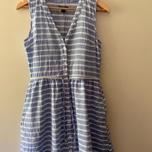 GAP V-Neck Sleeveless Button Tie Waist Midi Dress